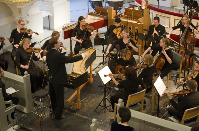 The conductor Aapo Hakkinen with the Helsinki Baroque Orchestra